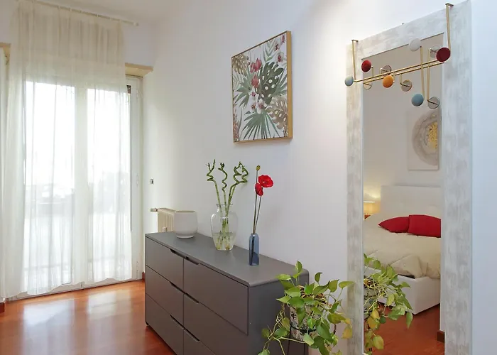 Modern Near Metro Malatesta With Balcony & Wi-fi