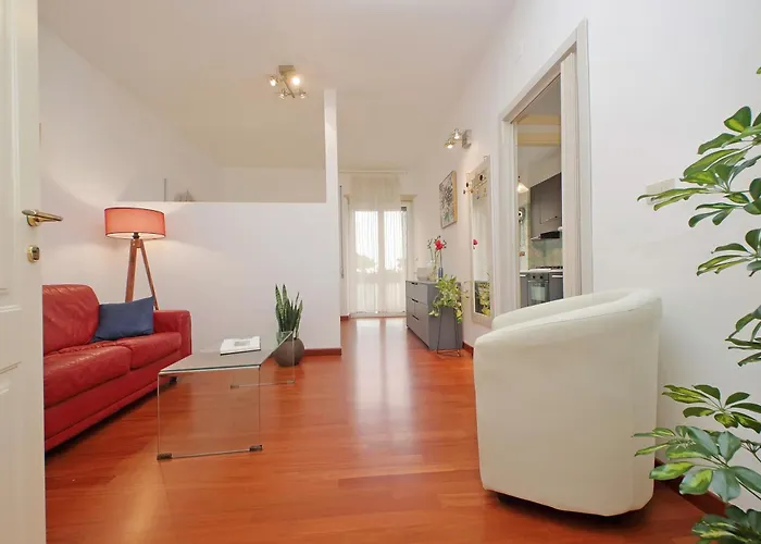 Modern Near Metro Malatesta With Balcony & Wi-fi 別荘 ローマ