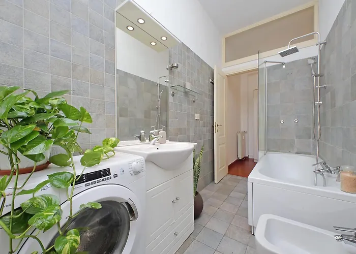 Modern Near Metro Malatesta With Balcony & Wi-fi *