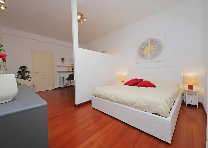 Modern Near Metro Malatesta With Balcony & Wi-fi 別荘