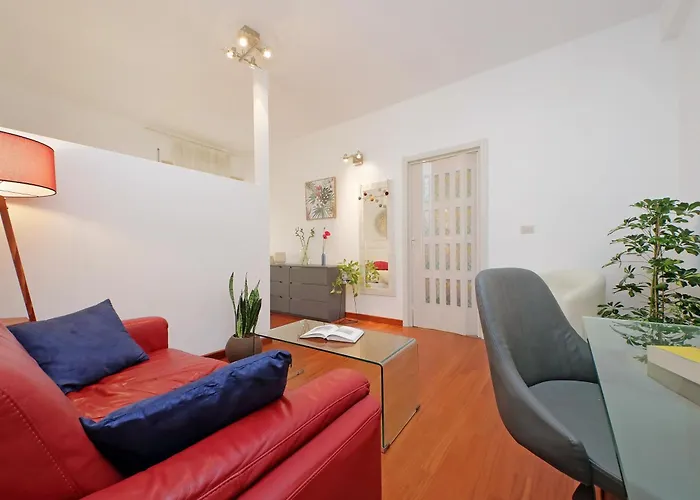 Modern Near Metro Malatesta With Balcony & Wi-fi ローマ