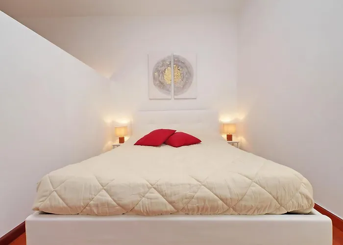 Modern Near Metro Malatesta With Balcony & Wi-fi * ローマ