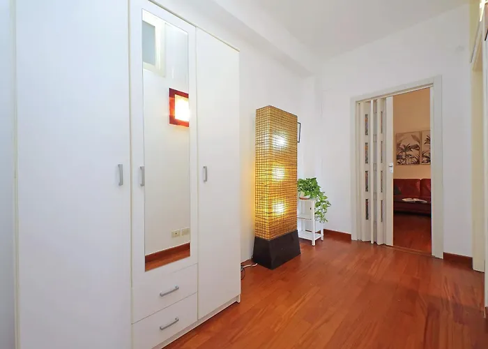 Modern Near Metro Malatesta With Balcony & Wi-fi 別荘 *