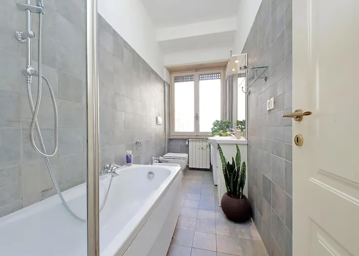 Modern Near Metro Malatesta With Balcony & Wi-fi 別荘 ローマ